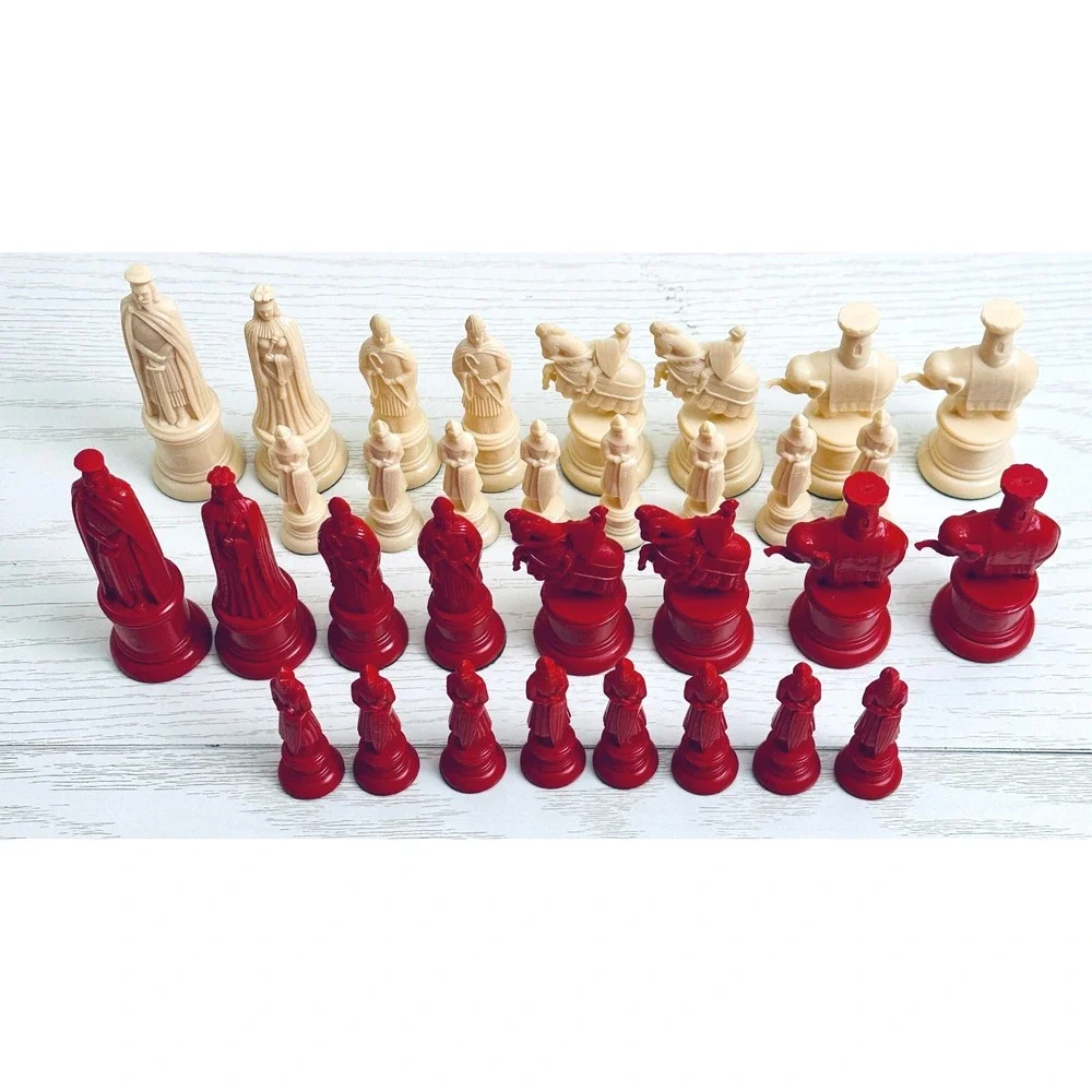 Kingsway Vintage Red & Ivory Chess Pieces Set Complete Royal King Queen Knight - Picture 1 of 16